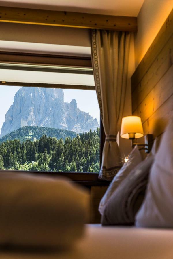Apartments Mezdi Santa Cristina Val Gardena Екстериор снимка